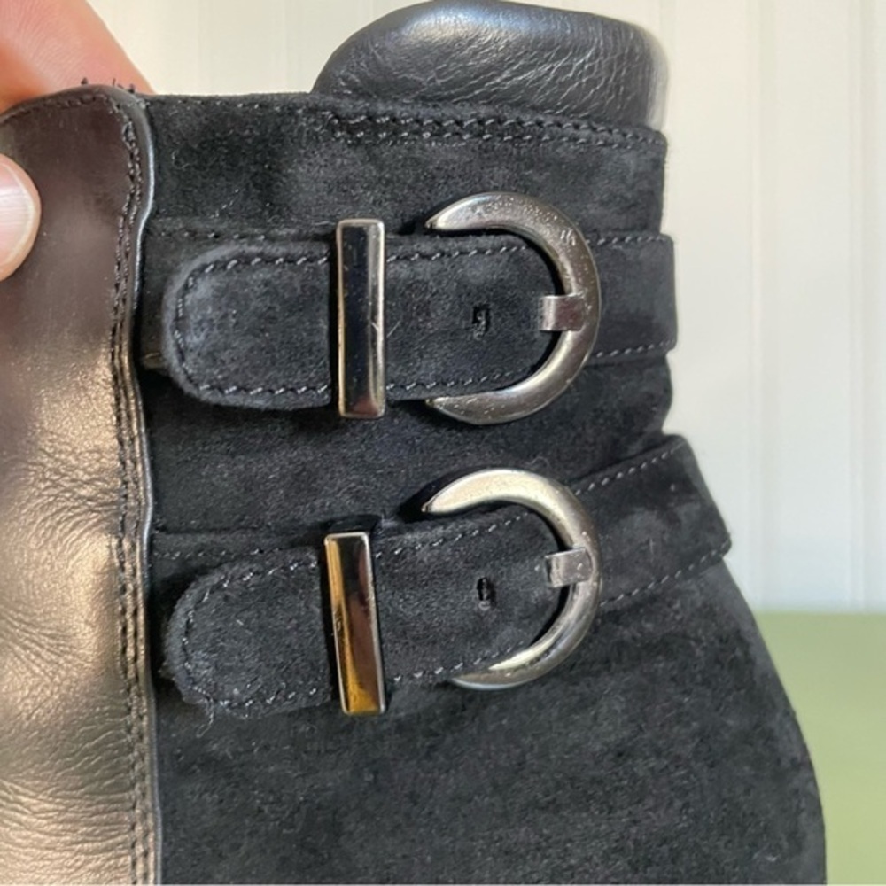 Aquatalia Weatherproof Heeled Ankle Boots in Black Leather & Suede - Picture 3 of 15